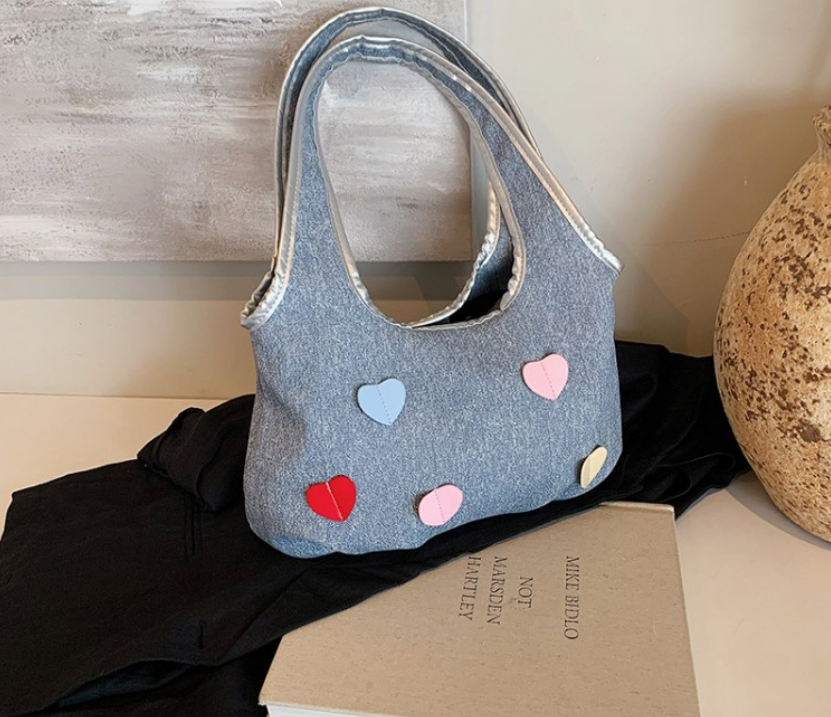 Adorable Heart Lacework Ruched Handbag